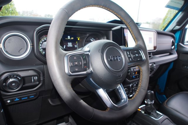 Used 2024 Jeep Wrangler Unlimited Sahara w/ Technology Group image 15