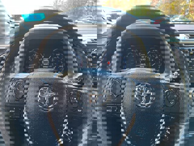 Used 2017 Toyota RAV4 LE image 16