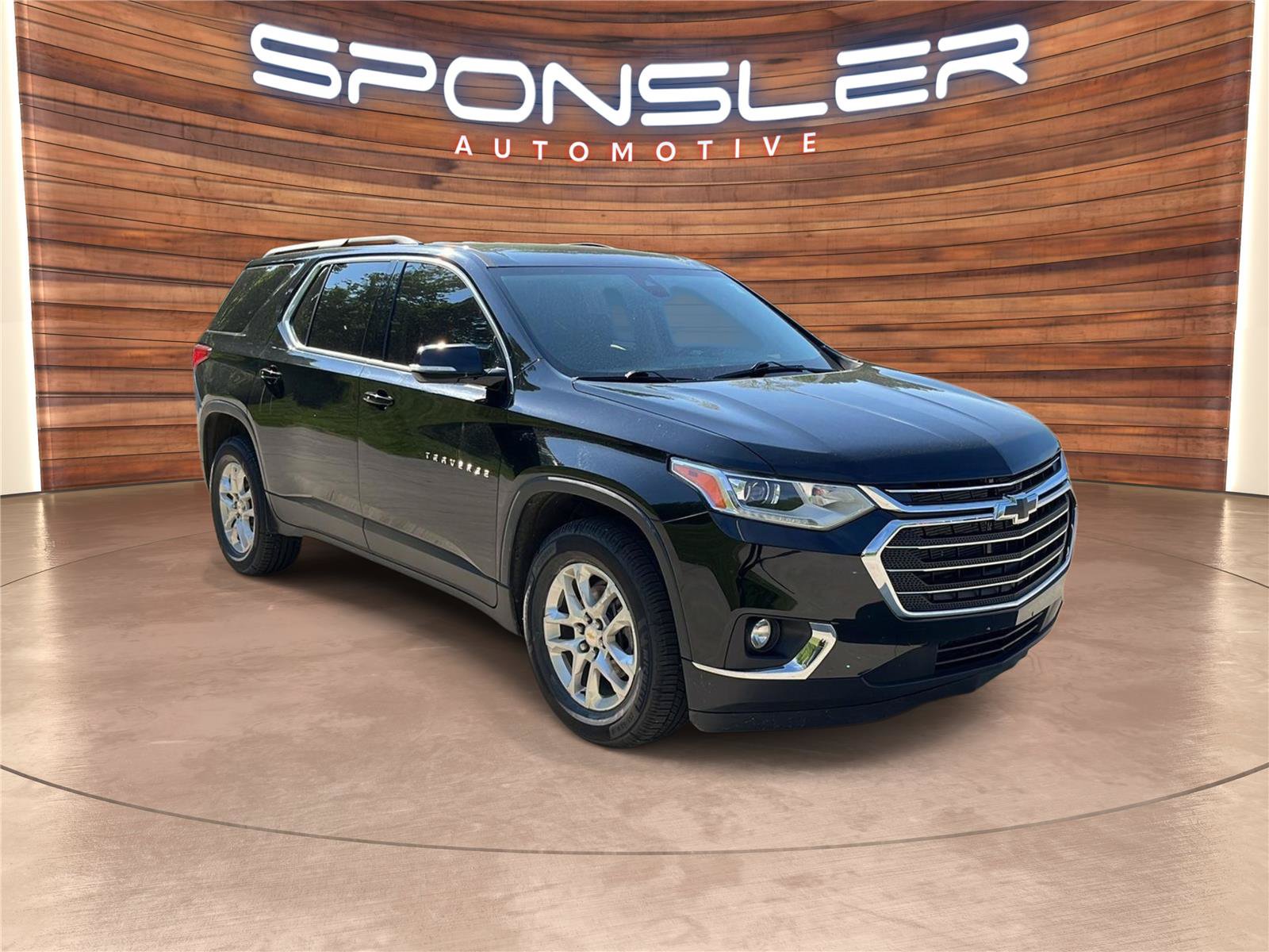 Used 2020 Chevrolet Traverse LT w/ Driver Confidence II Package AWD/4WD image 9