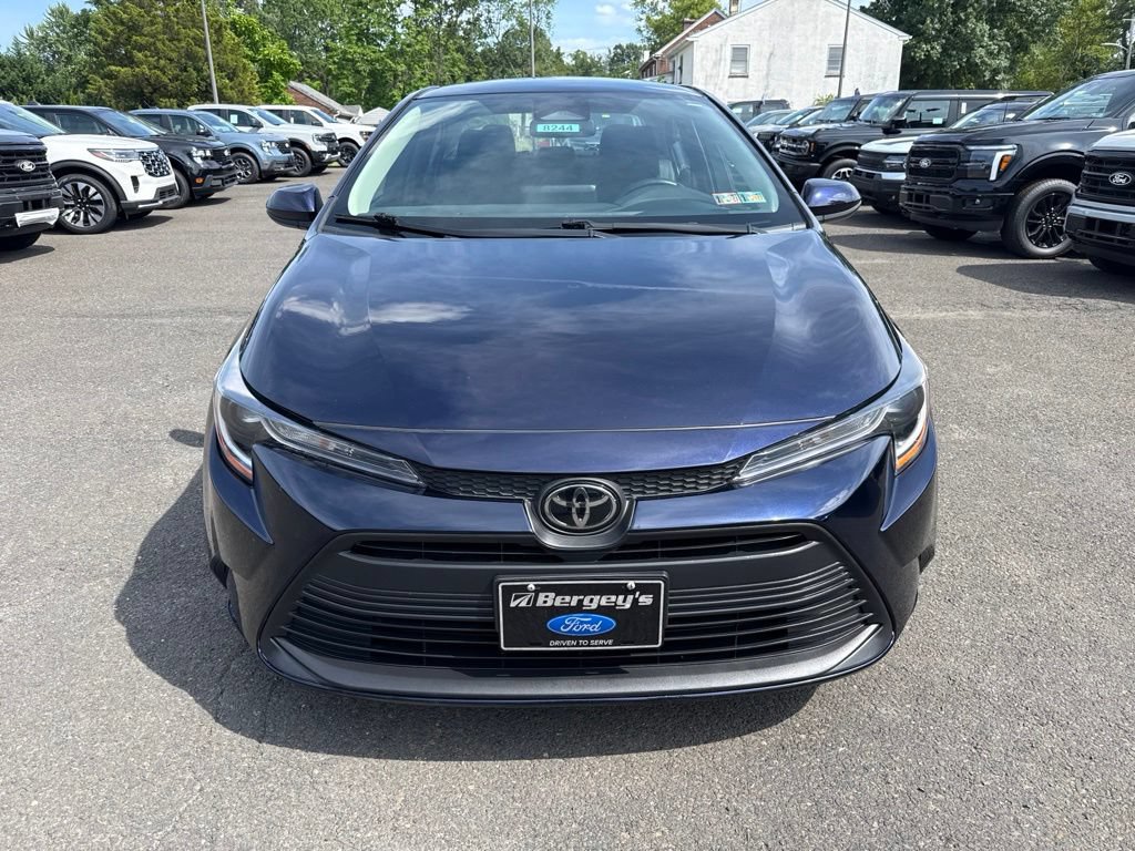 Used 2024 Toyota Corolla LE FWD image 2