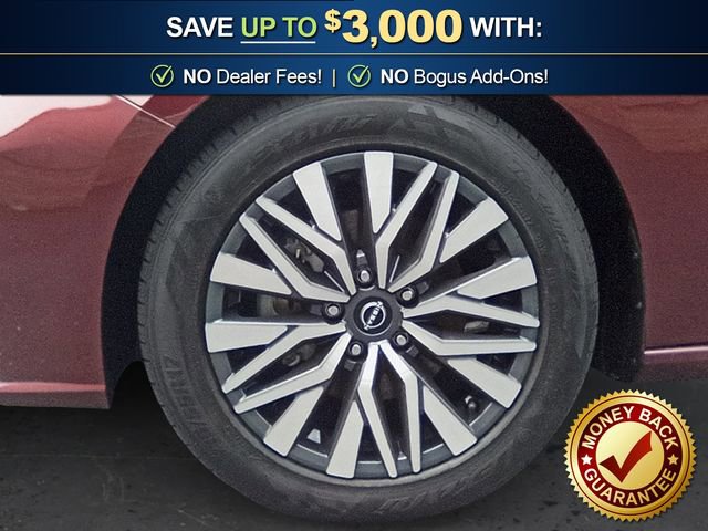 Used 2025 Nissan Altima 2.5 SV FWD image 13
