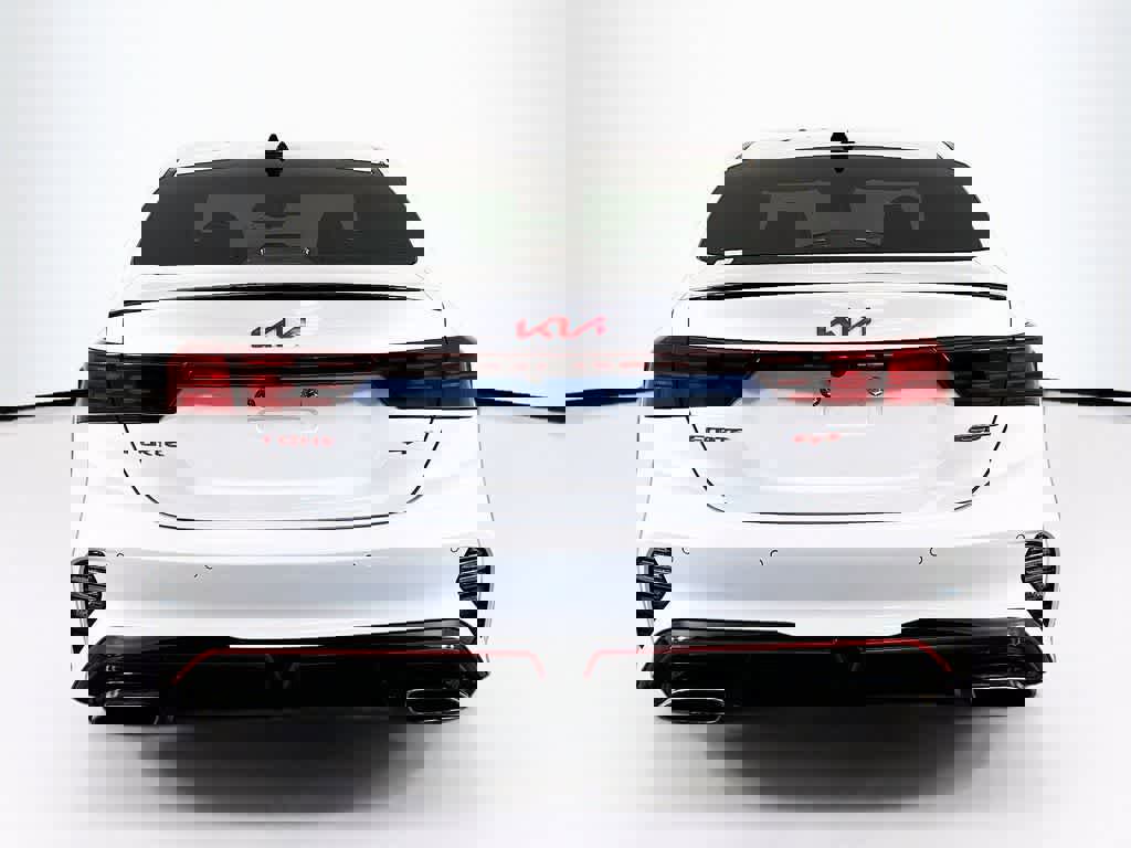 Used 2023 Kia Forte GT image 4