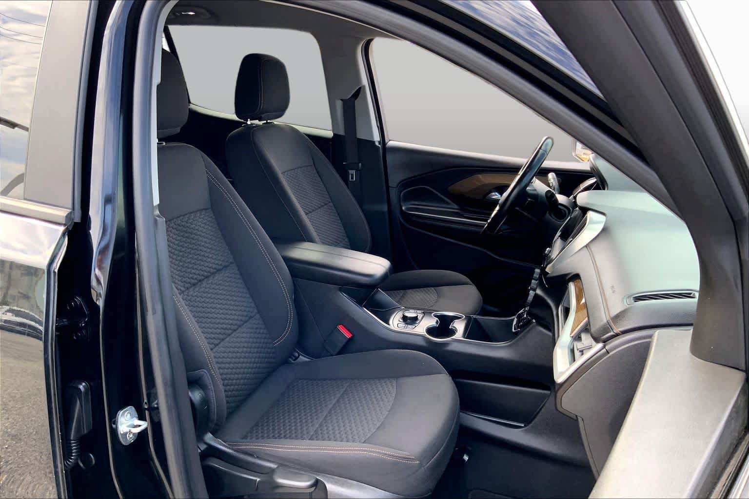 Used 2021 GMC Terrain SLE w/ Driver Convenience Package FWD image 9