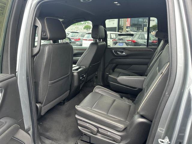 Used 2022 Chevrolet Suburban Premier AWD/4WD image 6