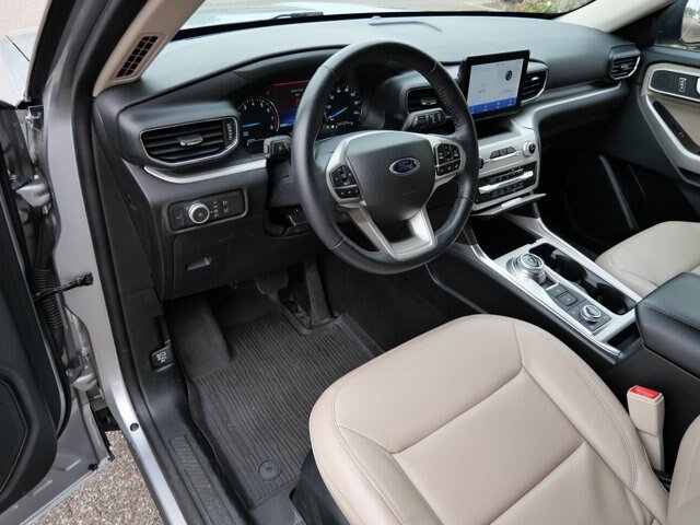 Certified 2022 Ford Explorer XLT w/ Equipment Group 202A AWD/4WD image 11