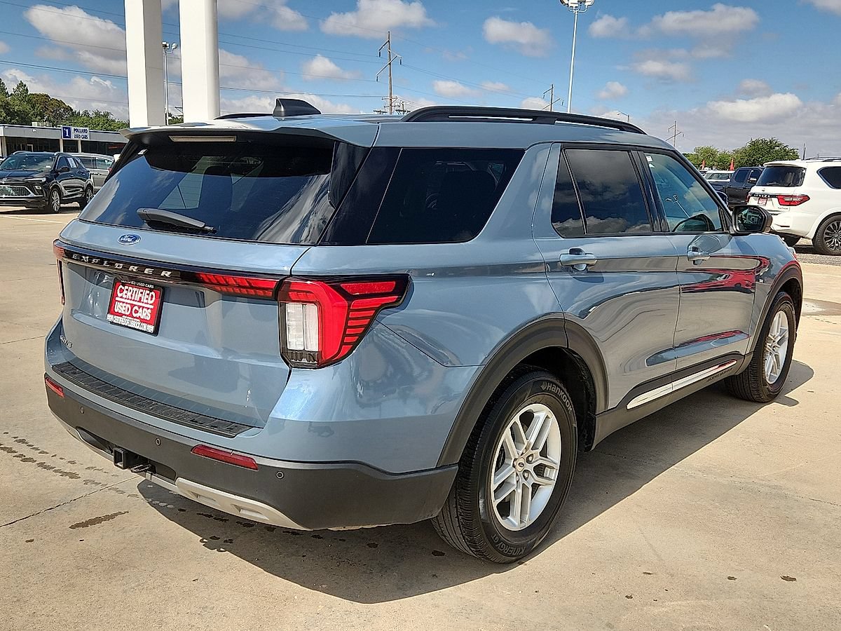 Certified 2025 Ford Explorer Active w/ Active Comfort Package RWD image 3