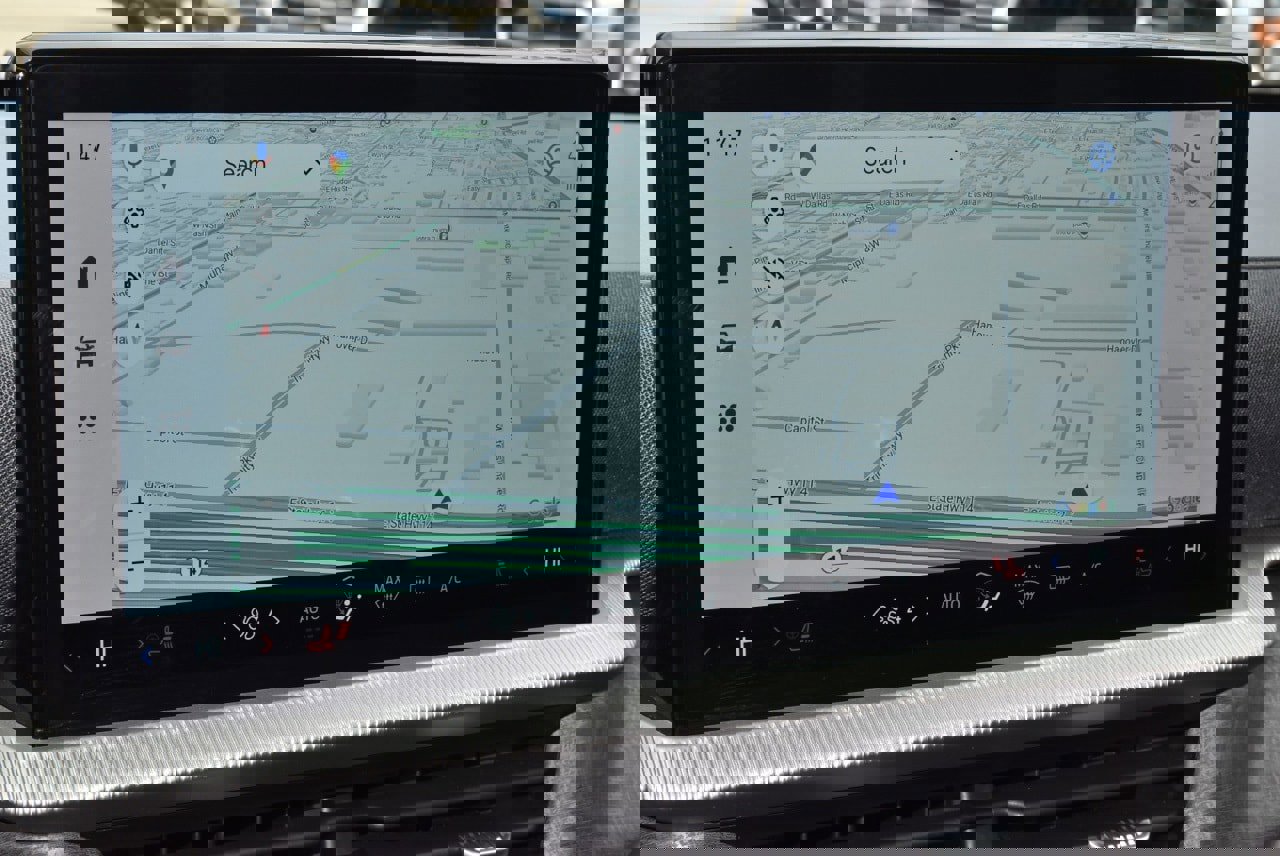 Certified 2025 Ford Explorer Platinum w/ LUX Leather Package image 29