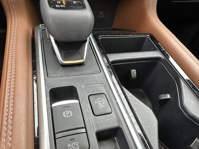 Used 2024 Nissan Pathfinder Platinum w/ Lighting Package (N92) FWD image 24