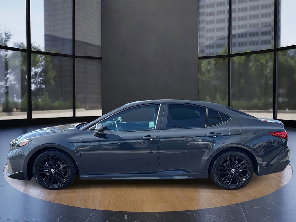 Used 2025 Toyota Camry SE w/ Convenience Package image 5