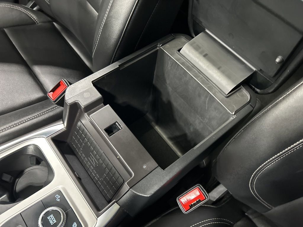 Certified 2024 Ford Explorer XLT w/ Equipment Group 202A image 27