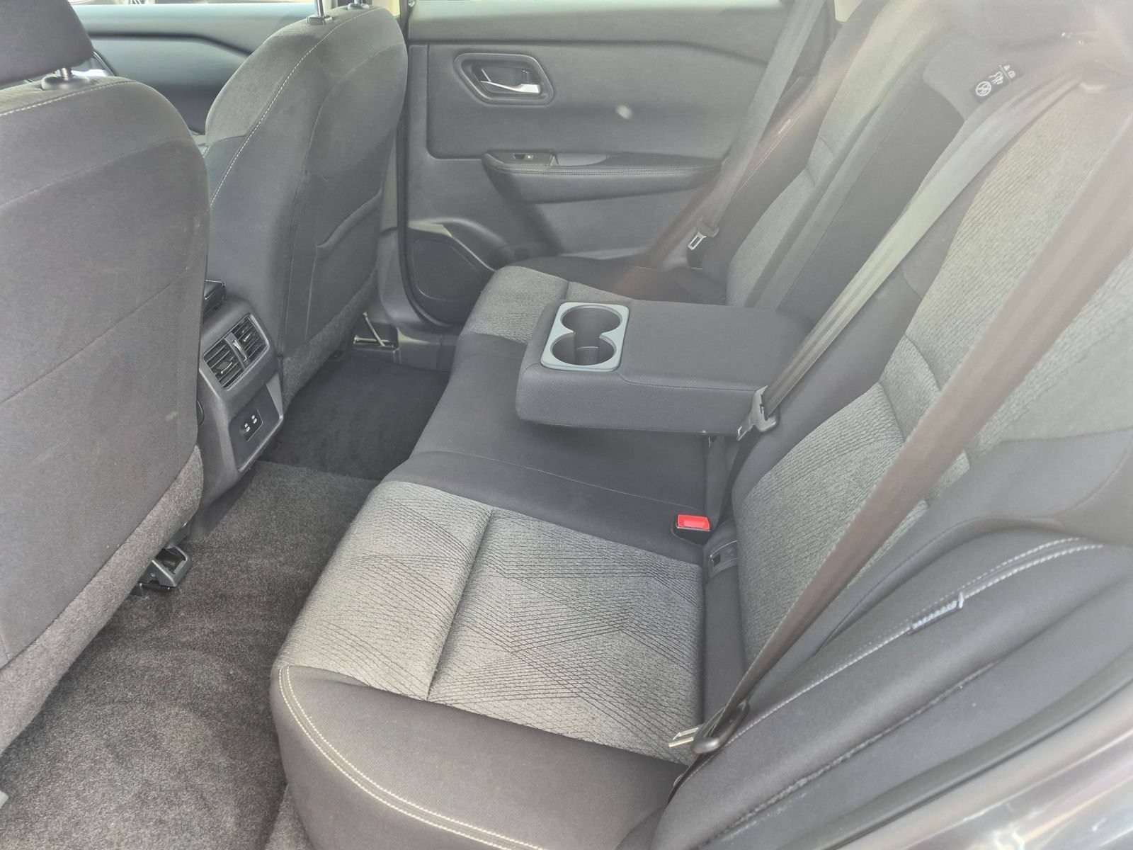 Used 2024 Nissan Rogue SV AWD/4WD image 25