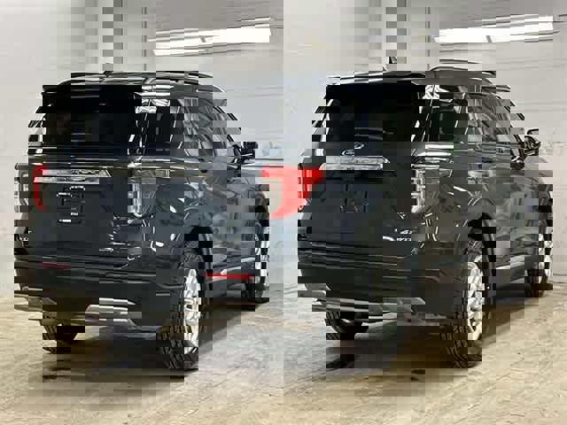 Certified 2022 Ford Explorer XLT w/ Equipment Group 202A image 5