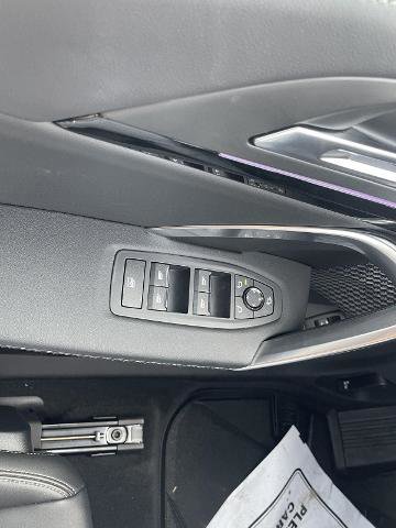 Used 2024 BMW X1 xDrive28i w/ Technology Package image 27