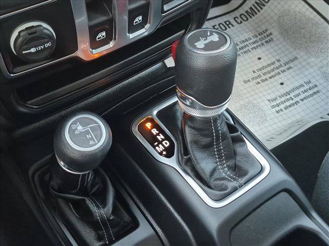 Used 2025 Jeep Wrangler Sport AWD/4WD image 12