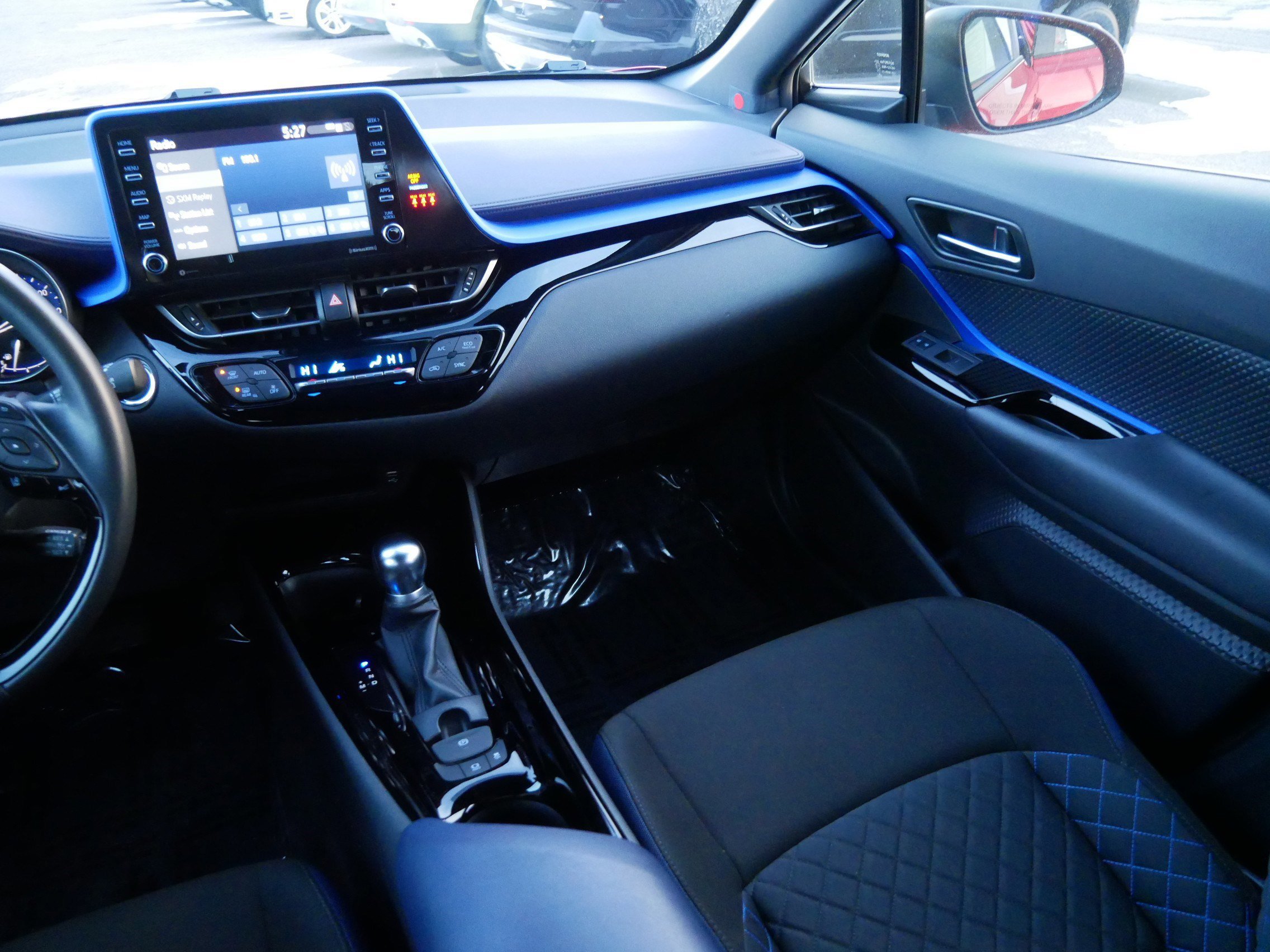 Used 2020 Toyota C-HR XLE image 11