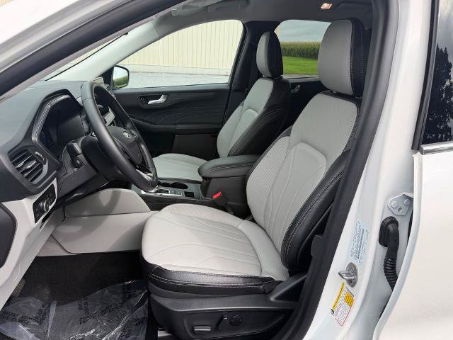 Certified 2025 Ford Escape Platinum w/ Premium Technology Package AWD/4WD image 12