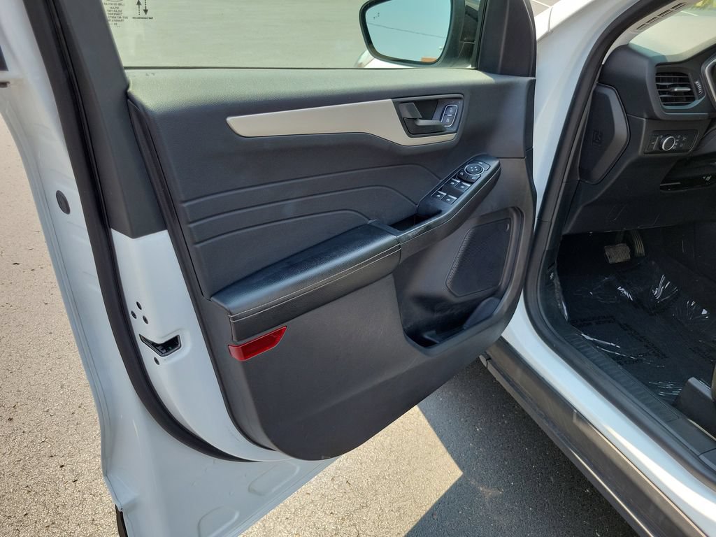 Certified 2022 Ford Escape SE w/ SE Sport Appearance Package AWD/4WD image 6