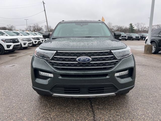 Certified 2022 Ford Explorer XLT w/ Equipment Group 202A image 8