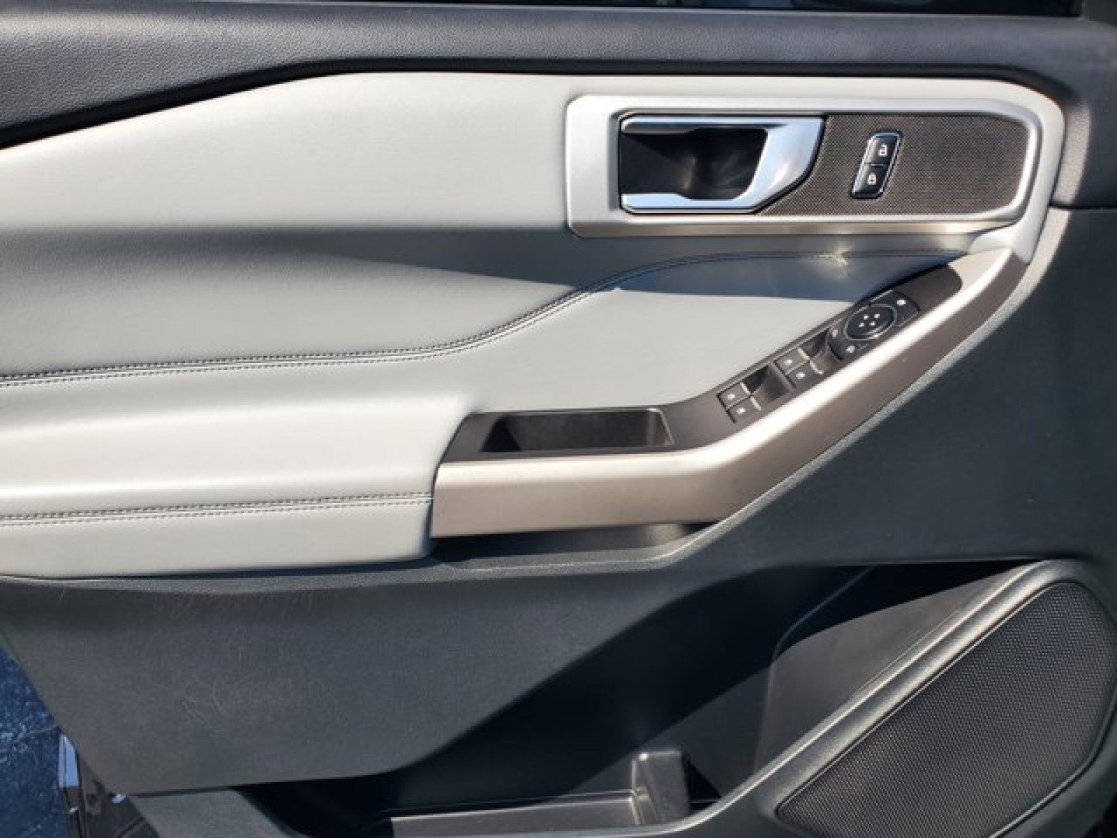 Certified 2023 Ford Explorer XLT w/ Equipment Group 202A image 13