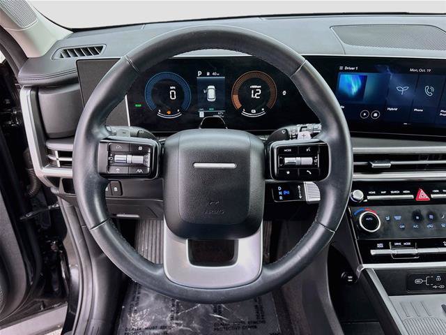 Used 2025 Hyundai Santa Fe SEL FWD image 11