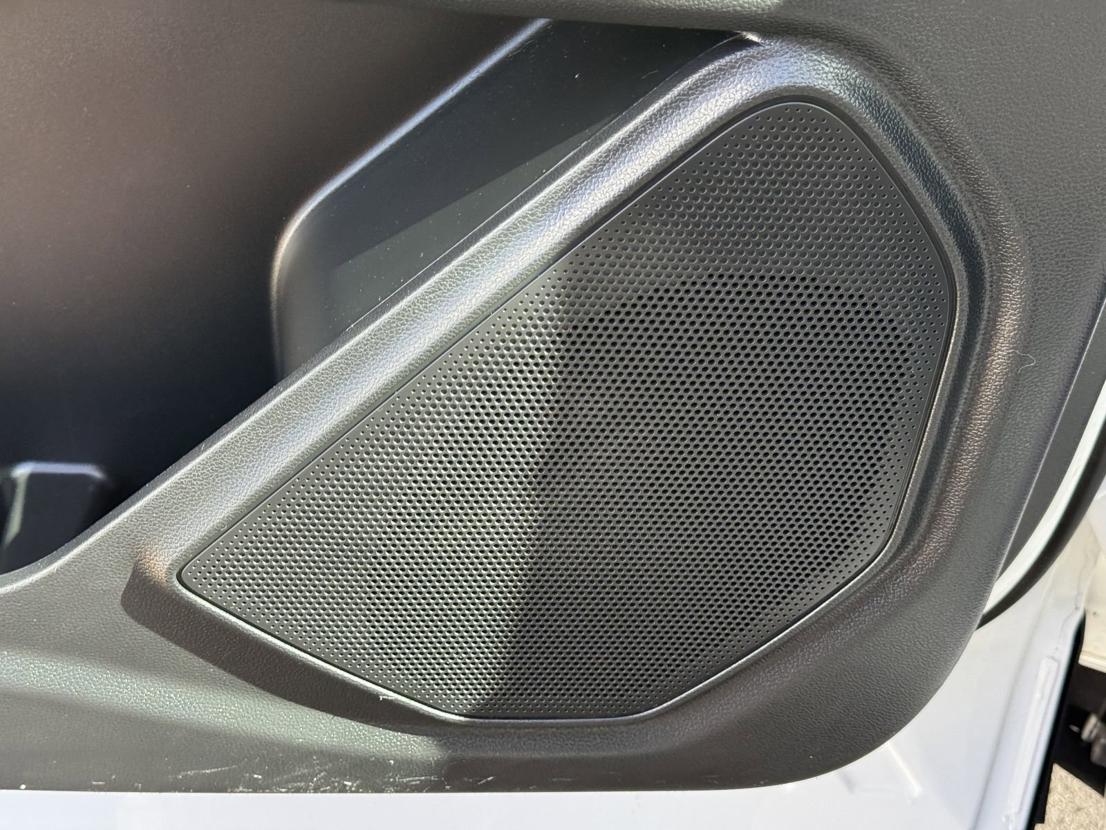 Certified 2021 Ford Explorer XLT w/ Equipment Group 202A image 18