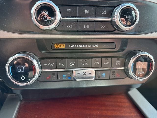 Certified 2022 Ford F350 King Ranch w/ King Ranch Ultimate Package AWD/4WD image 32