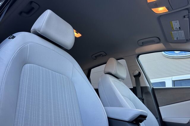 Used 2022 Hyundai Kona SEL w/ Cargo Package FWD image 14