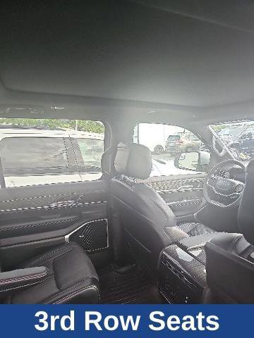 Used 2022 Jeep Wagoneer Series III w/ Premium Group I AWD/4WD image 15