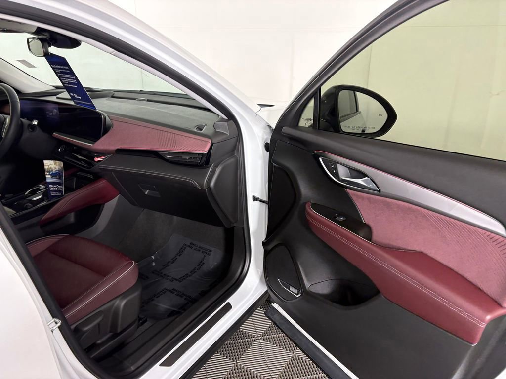 Used 2025 Buick Envision Sport Touring AWD/4WD image 35