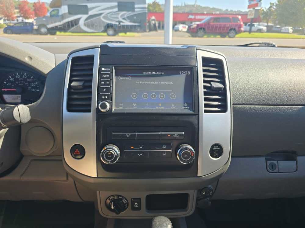 Used 2020 Nissan Frontier SV AWD/4WD image 12