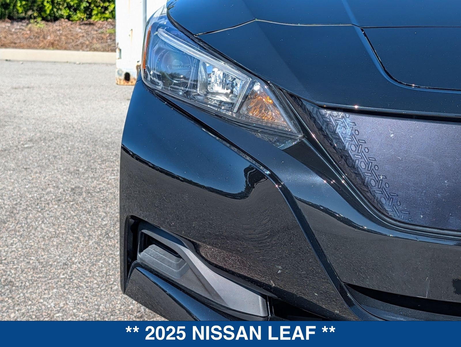 Used 2025 Nissan Leaf S FWD image 10