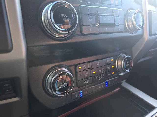 Certified 2019 Ford F250 King Ranch w/ King Ranch Ultimate Package AWD/4WD image 15