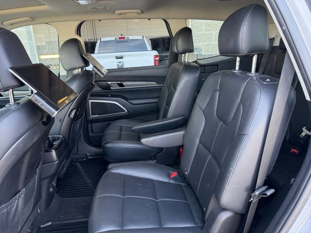Used 2022 Kia Telluride EX w/ EX Premium Package image 17