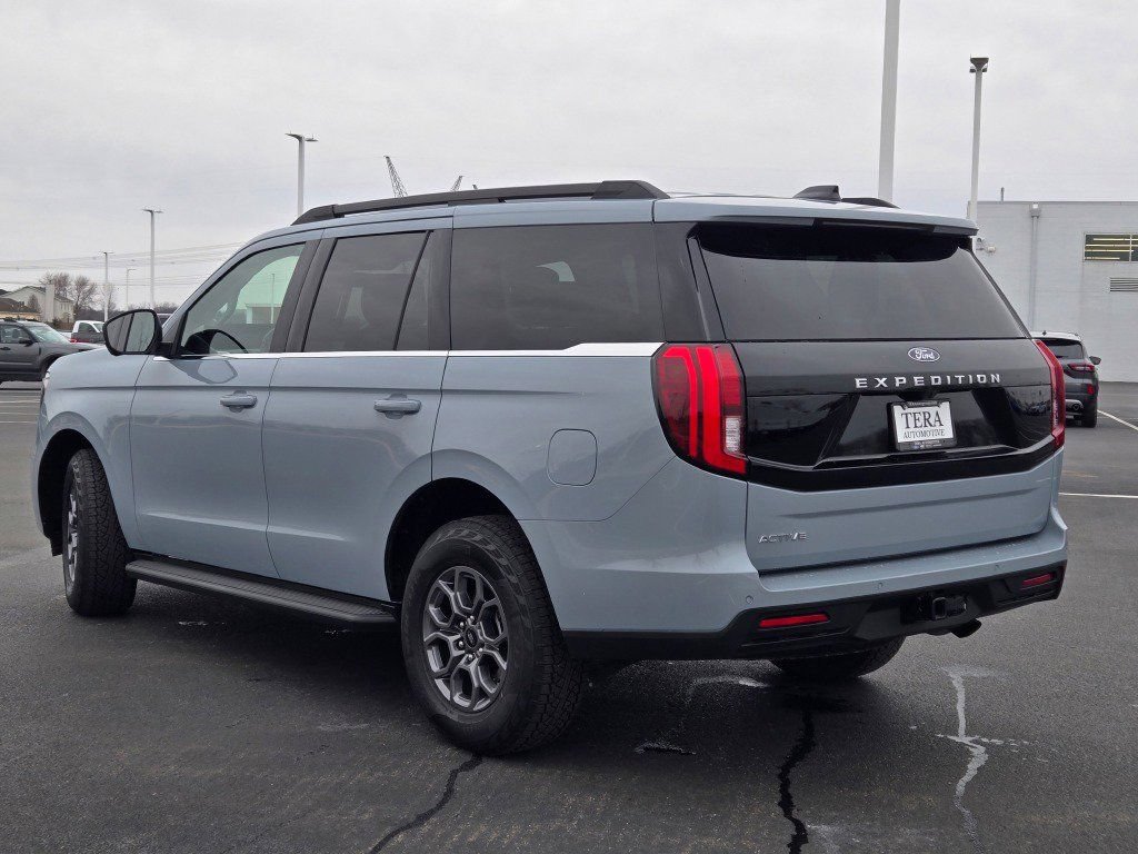 Certified 2025 Ford Expedition Active AWD/4WD image 22