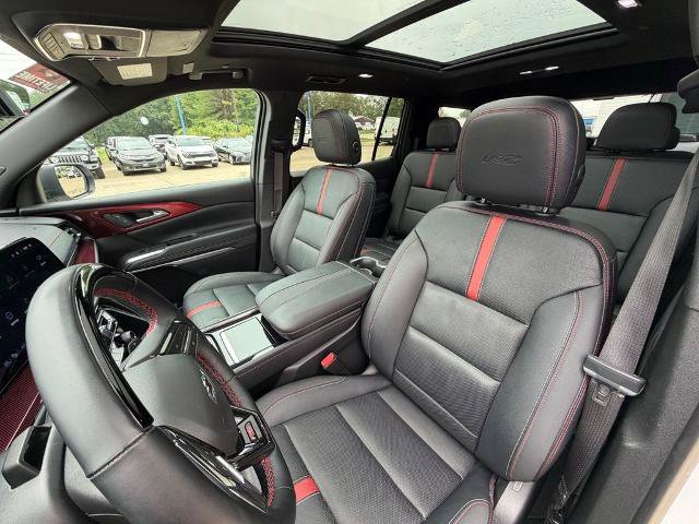 Used 2024 Chevrolet Traverse RS AWD/4WD image 11