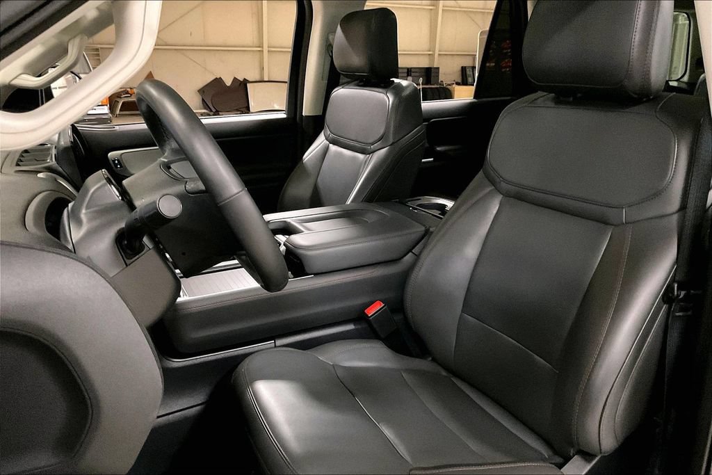 Certified 2025 Ford Expedition Active AWD/4WD image 24