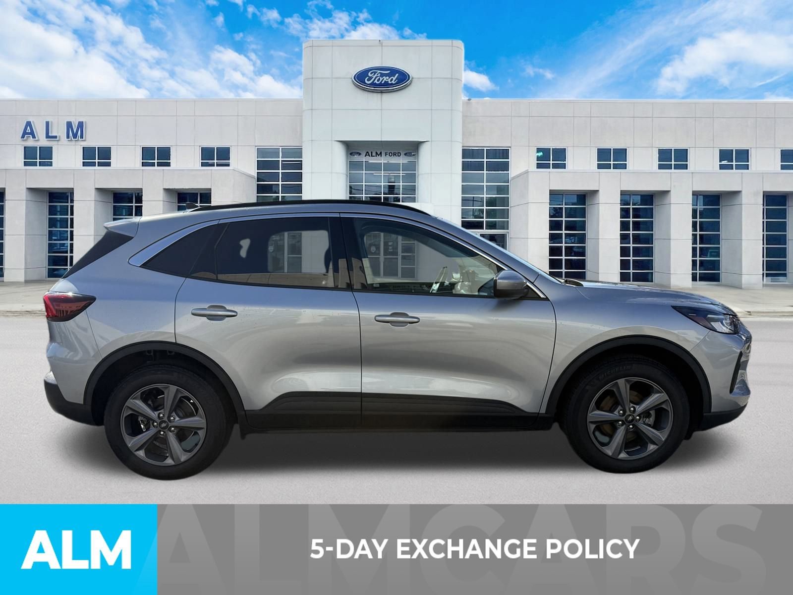 Certified 2023 Ford Escape SE image 3