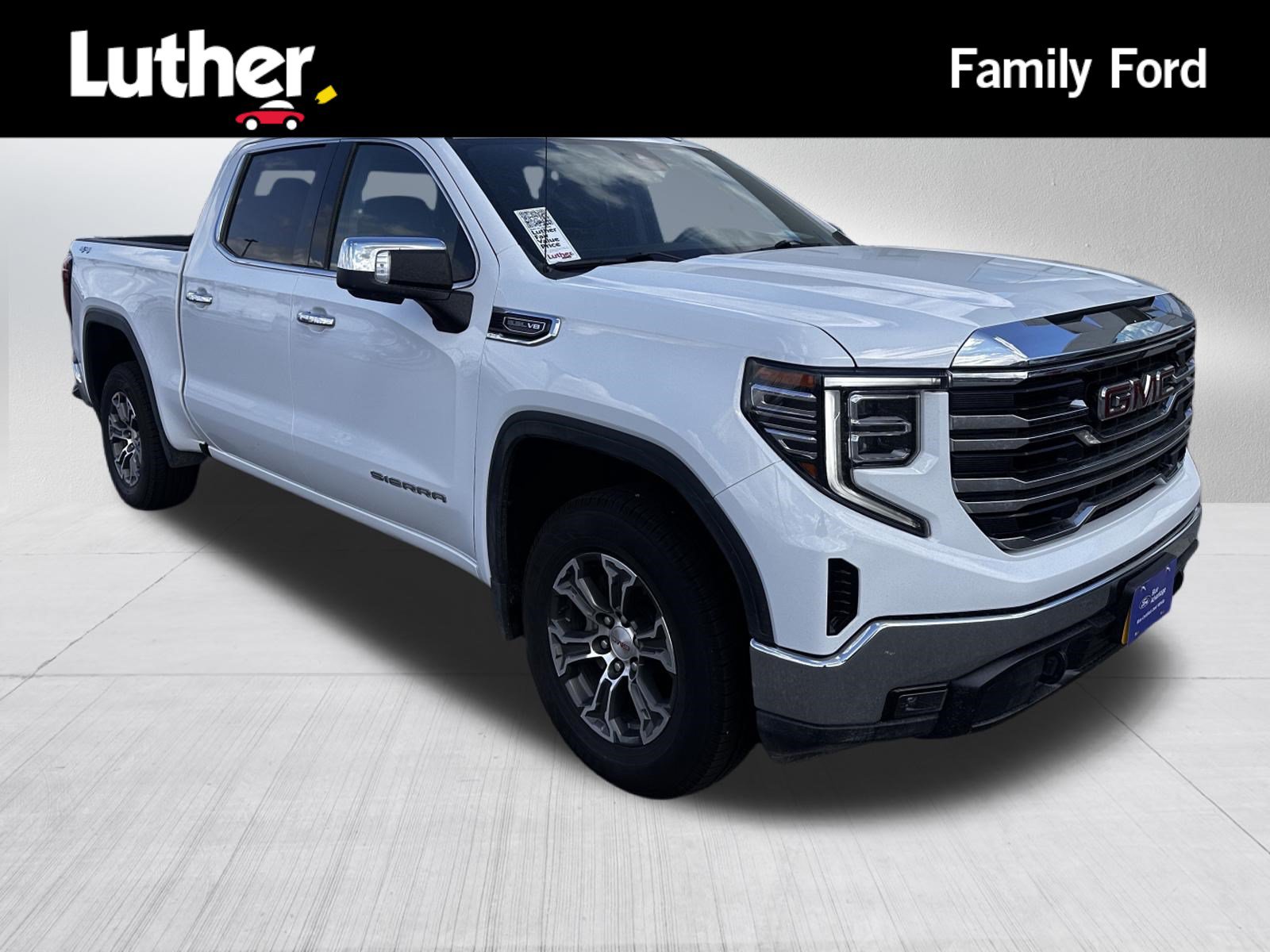 Used 2025 GMC Sierra 1500 SLT AWD/4WD image 1