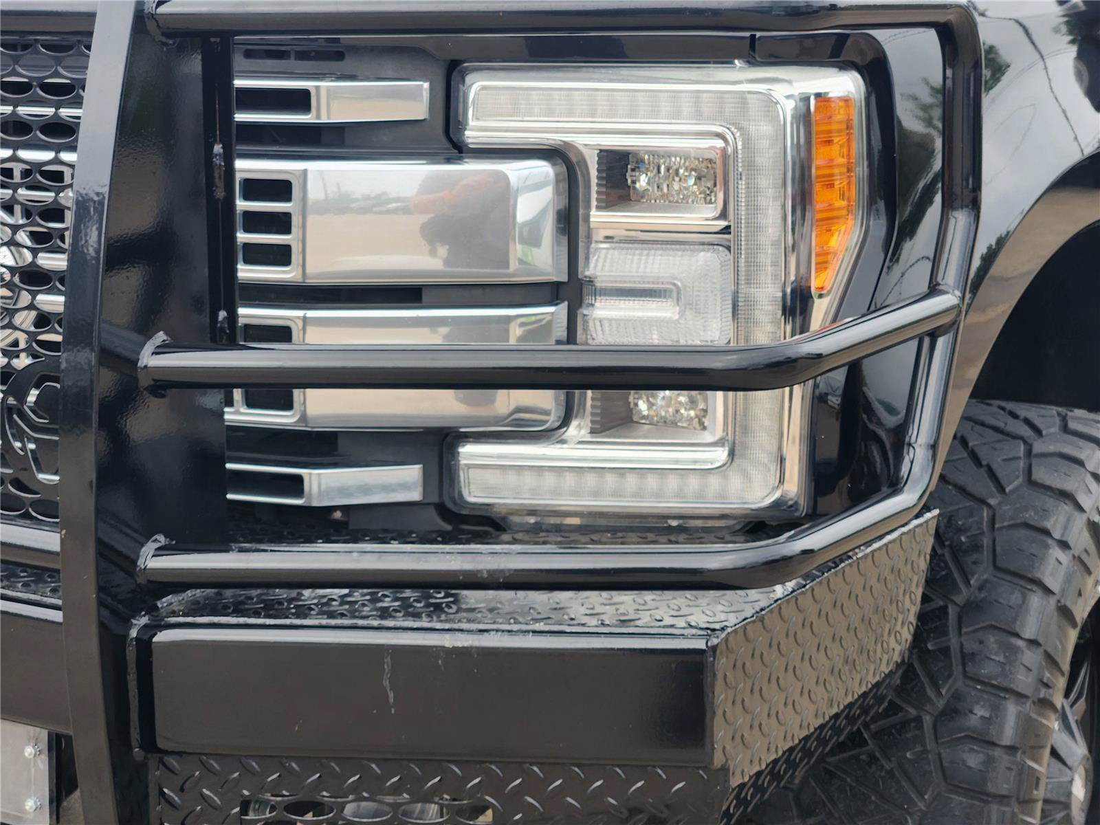 Certified 2019 Ford F250 Platinum w/ Platinum Ultimate Package AWD/4WD image 5