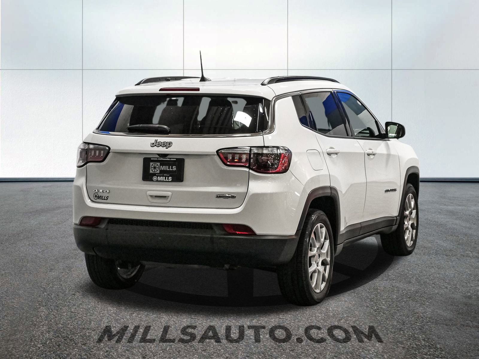 Used 2022 Jeep Compass Latitude image 5