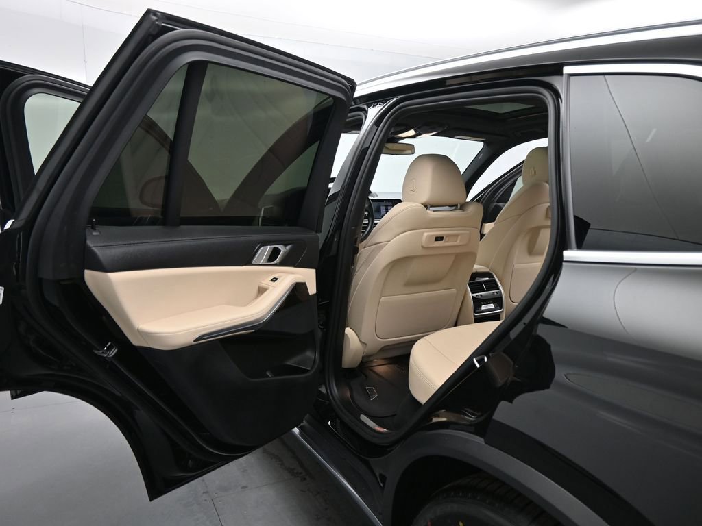 Used 2020 BMW X5 xDrive40i w/ Convenience Package image 48