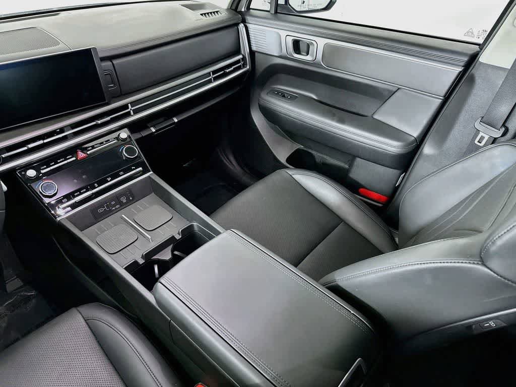 Used 2025 Hyundai Santa Fe SEL FWD image 10