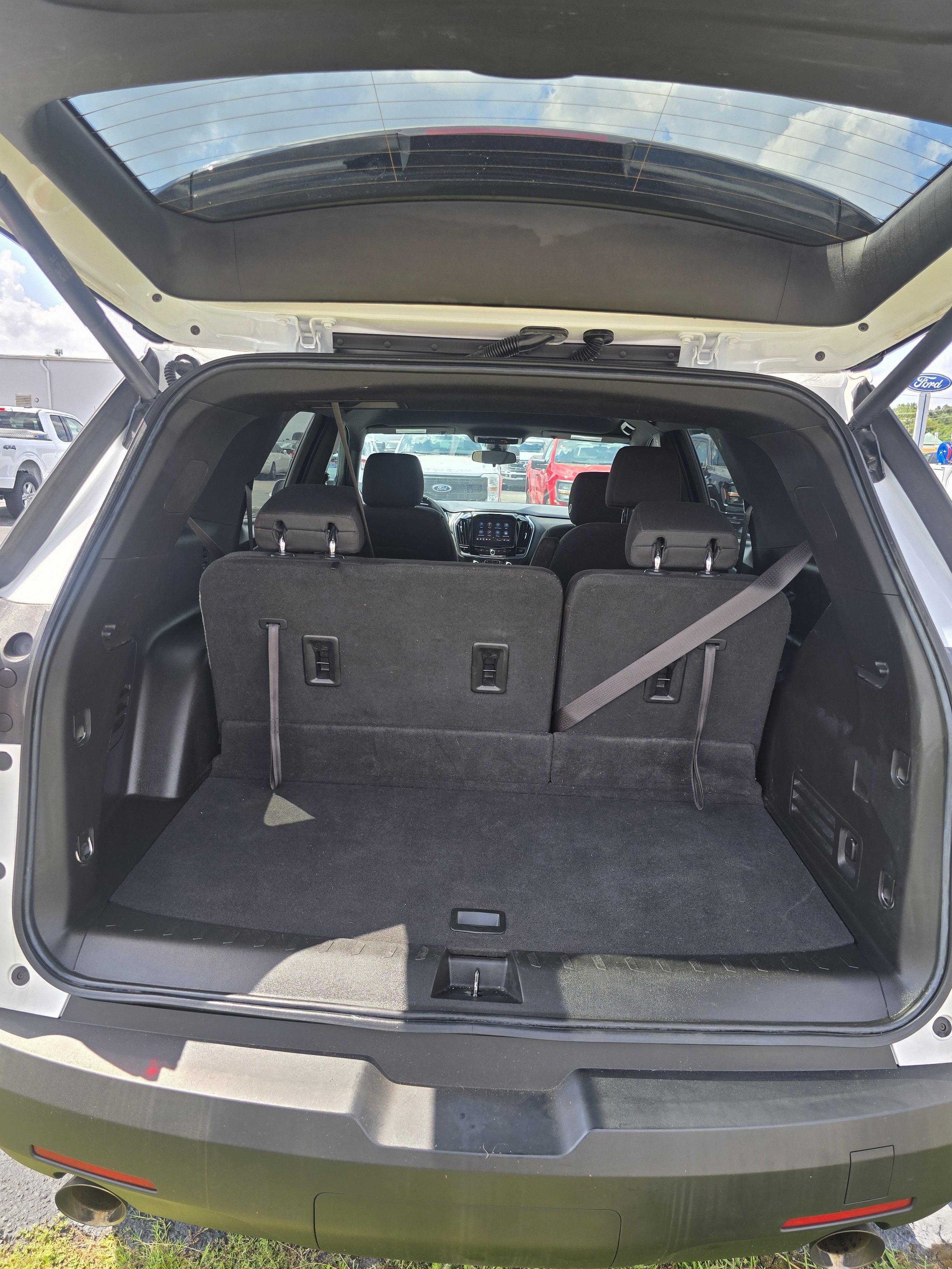 Used 2023 Chevrolet Traverse LT FWD image 19