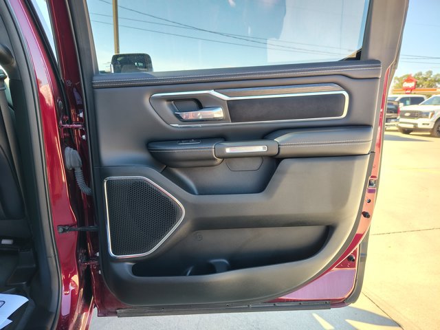 Used 2023 RAM 1500 Laramie AWD/4WD image 15
