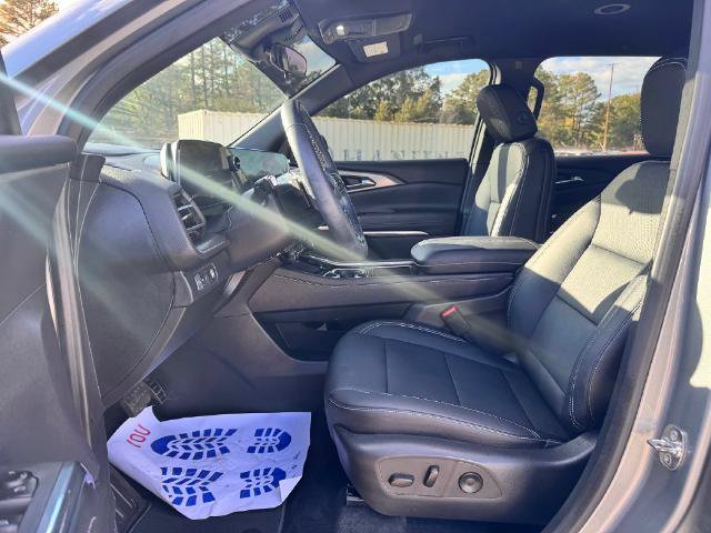 Used 2026 Chevrolet Traverse LT w/ LPO, Floor Liner Package FWD image 11