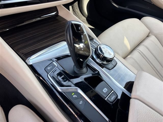 Used 2017 BMW 540i RWD image 27