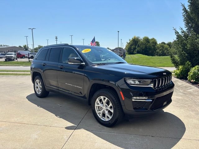 Used 2023 Jeep Grand Cherokee Limited AWD/4WD image 34