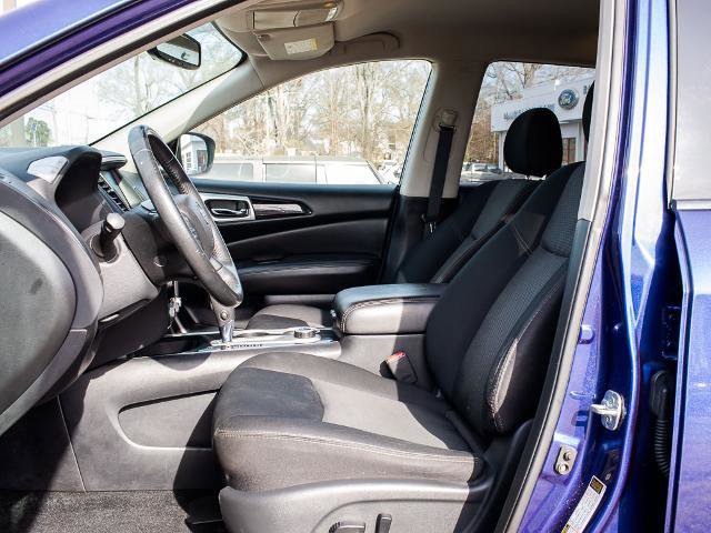 Used 2019 Nissan Pathfinder SV image 18
