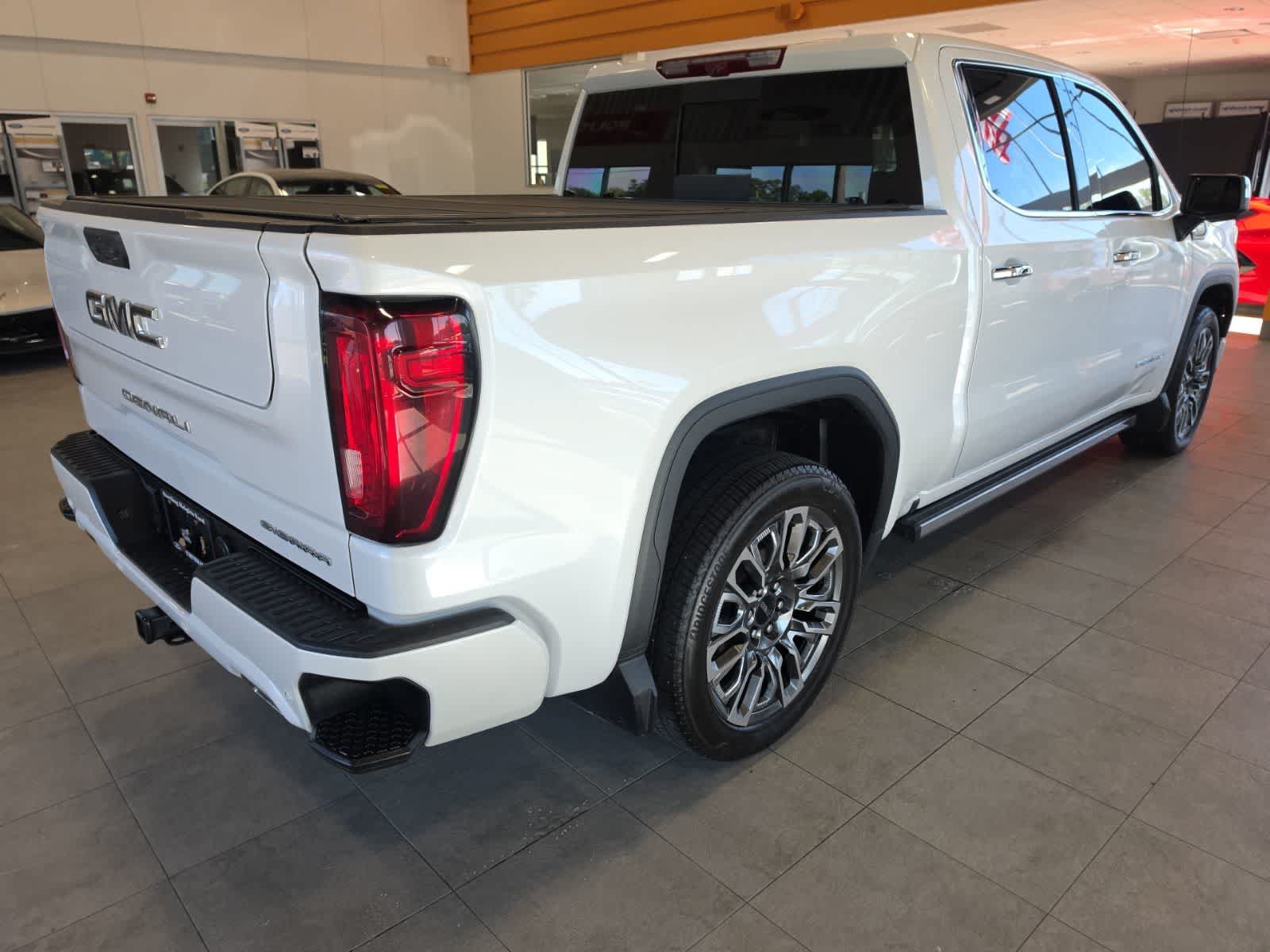 Used 2023 GMC Sierra 1500 Denali Ultimate AWD/4WD image 7