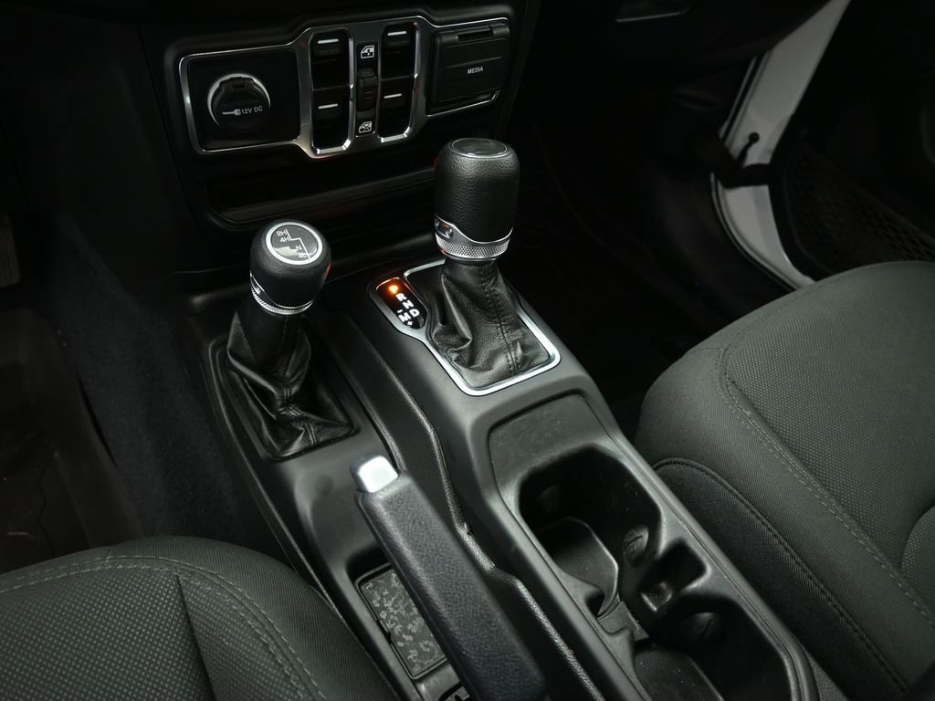 Used 2022 Jeep Wrangler Unlimited Sport image 17